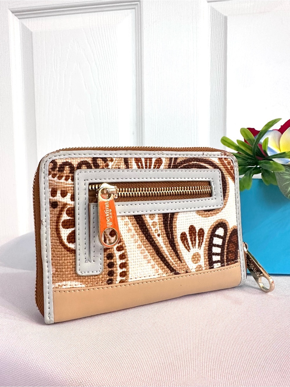 SPARTINA ~ Beige/Brown Paisley Printed Zip Wallet w/Baby Blue & Tan Leather Trim
